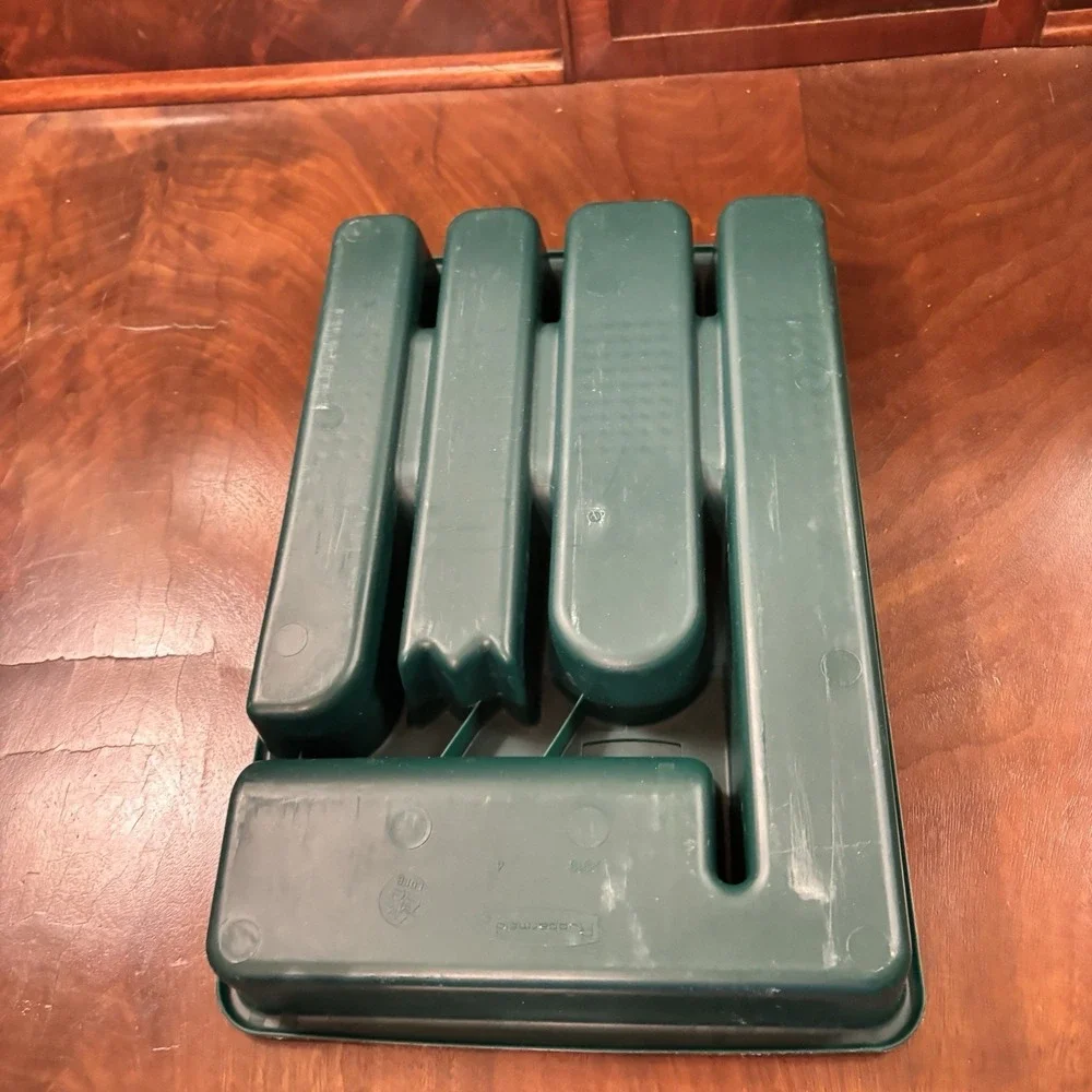 Rubbermaid vintage green